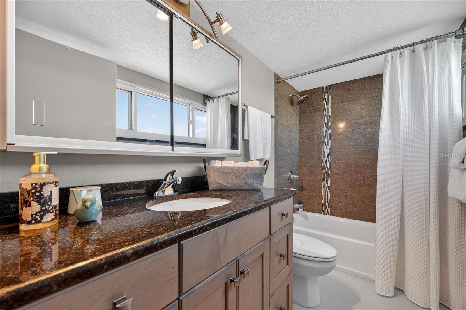 BAHIA SHORES 4TH ADD - Residential