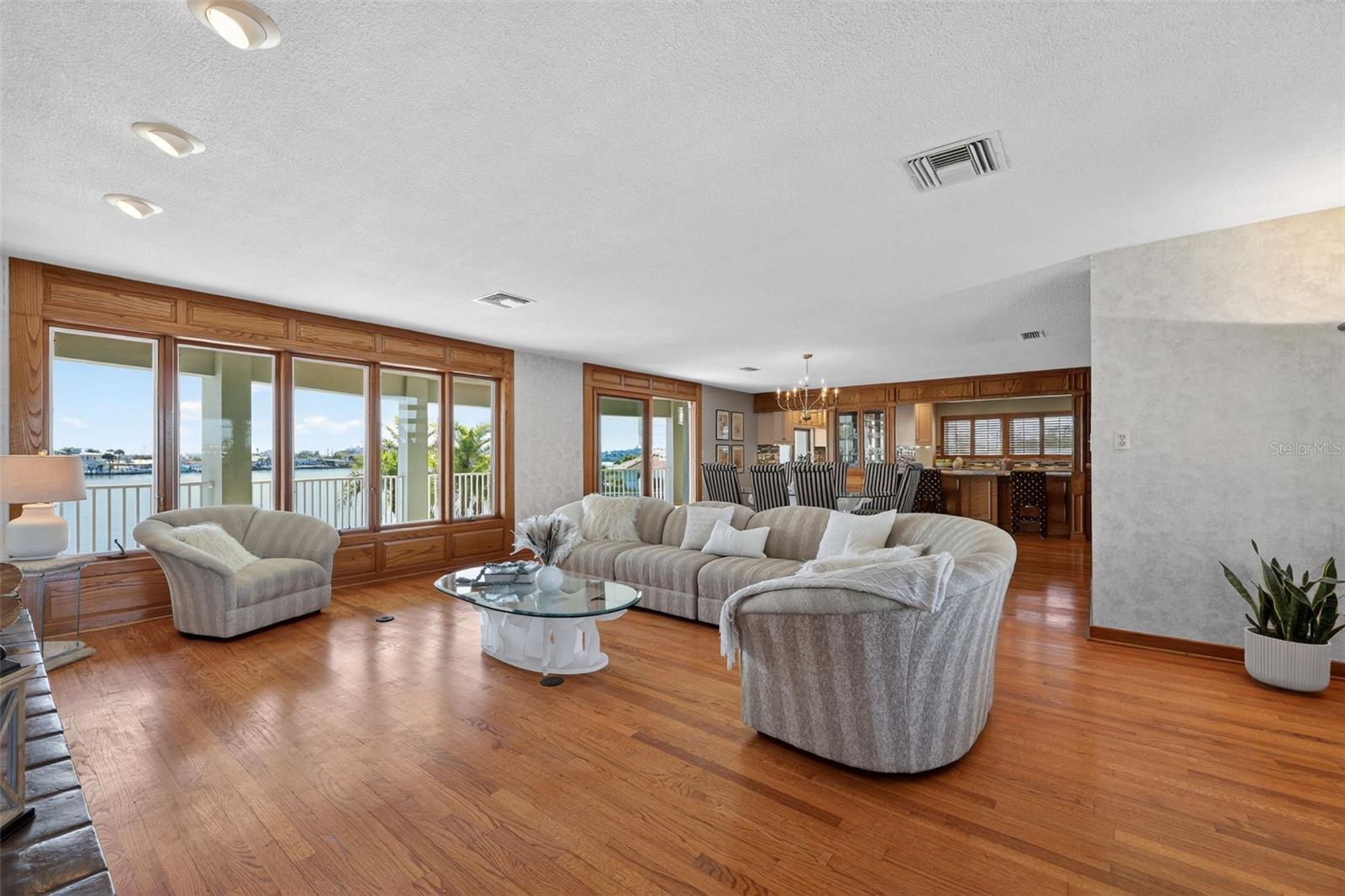 BAHIA SHORES 4TH ADD - Residential