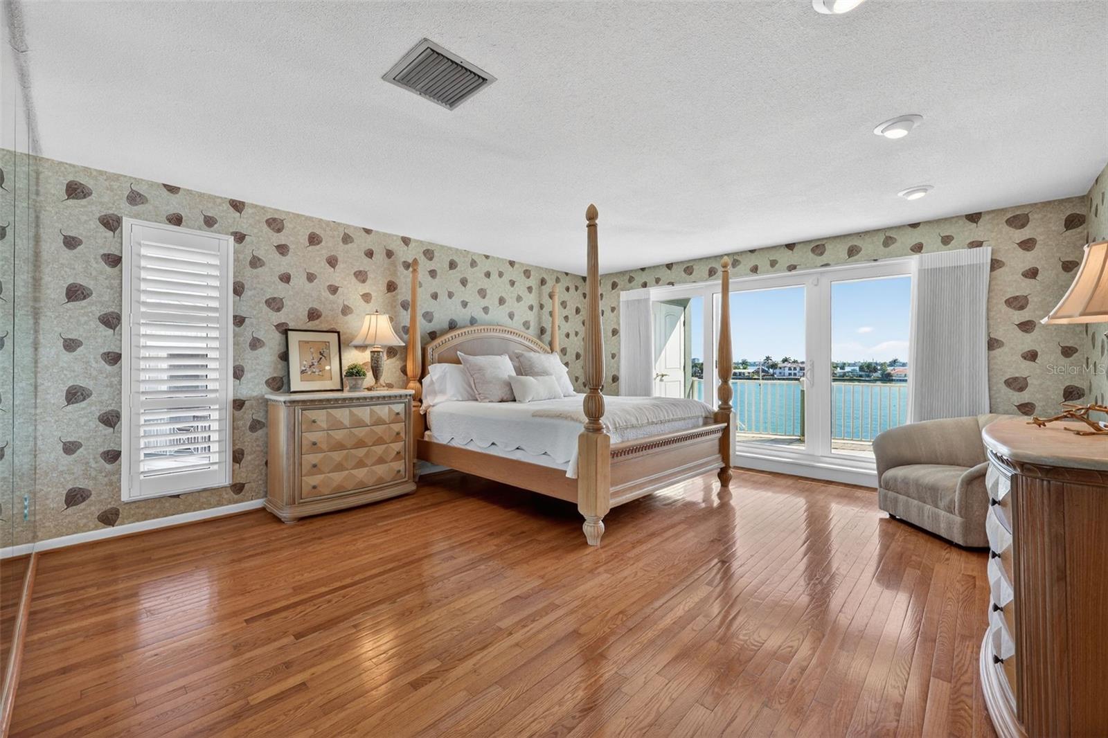 BAHIA SHORES 4TH ADD - Residential