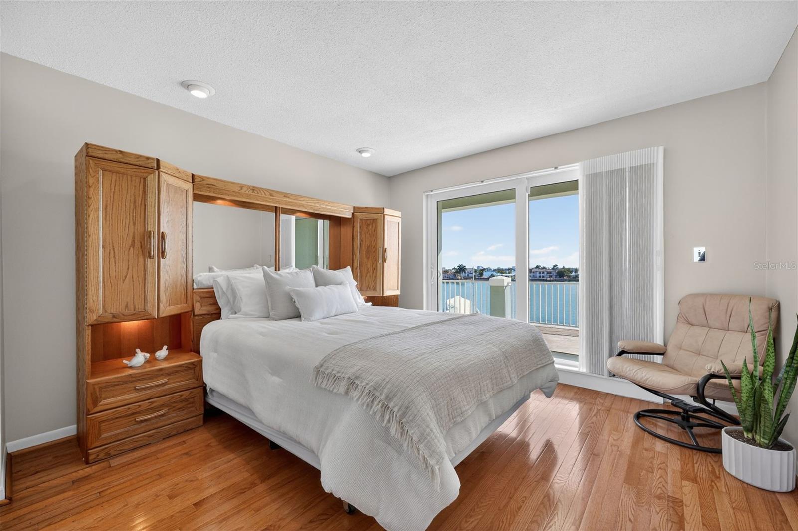 BAHIA SHORES 4TH ADD - Residential