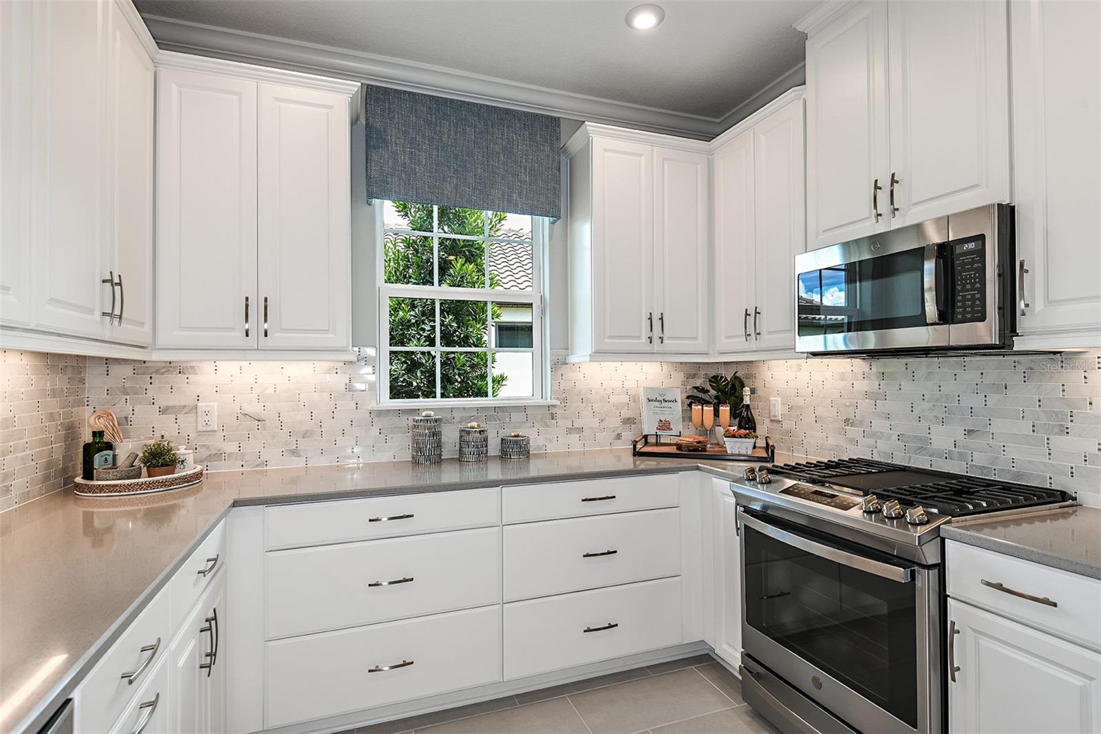 AZARIO ESPLANADE - Residential