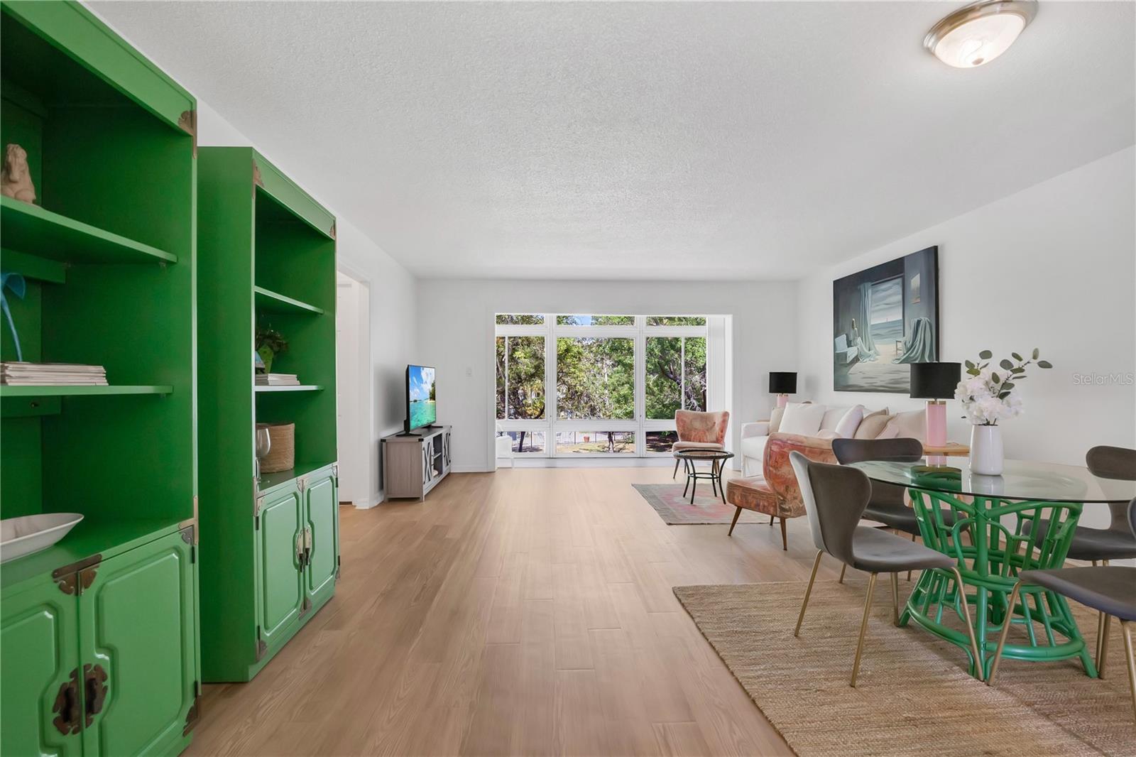 700 MELROSE AVENUE L-23
