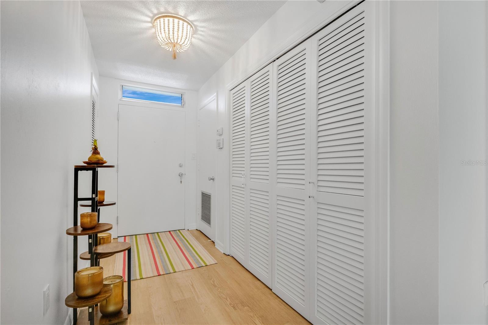 700 MELROSE AVENUE L-23