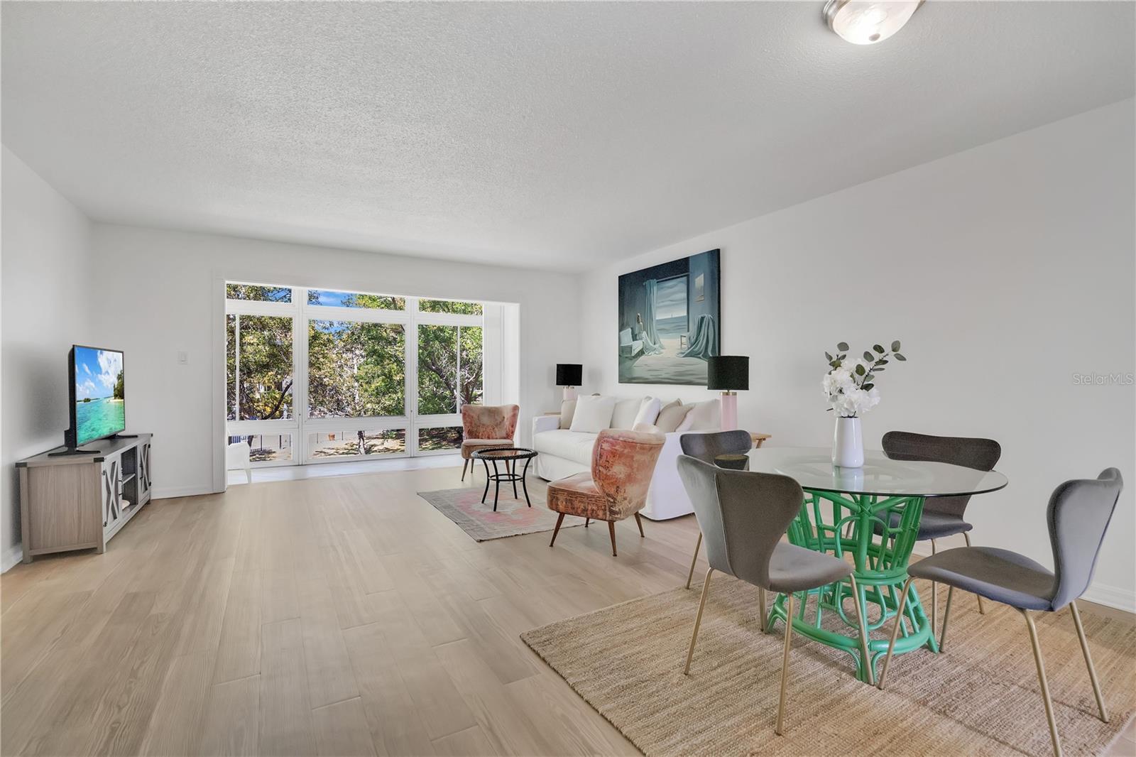 700 MELROSE AVENUE L-23