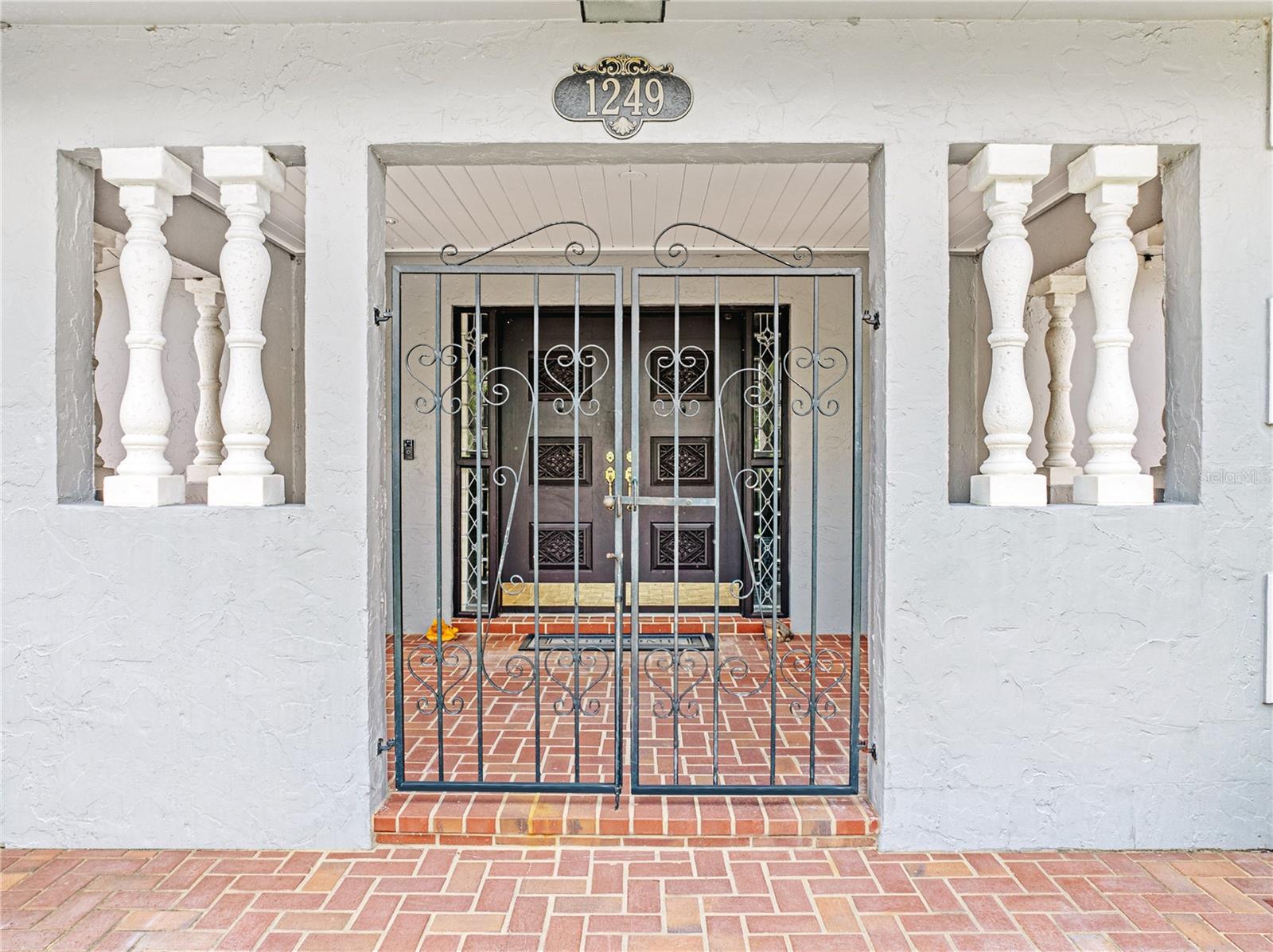 1249 LAKE POINT DRIVE