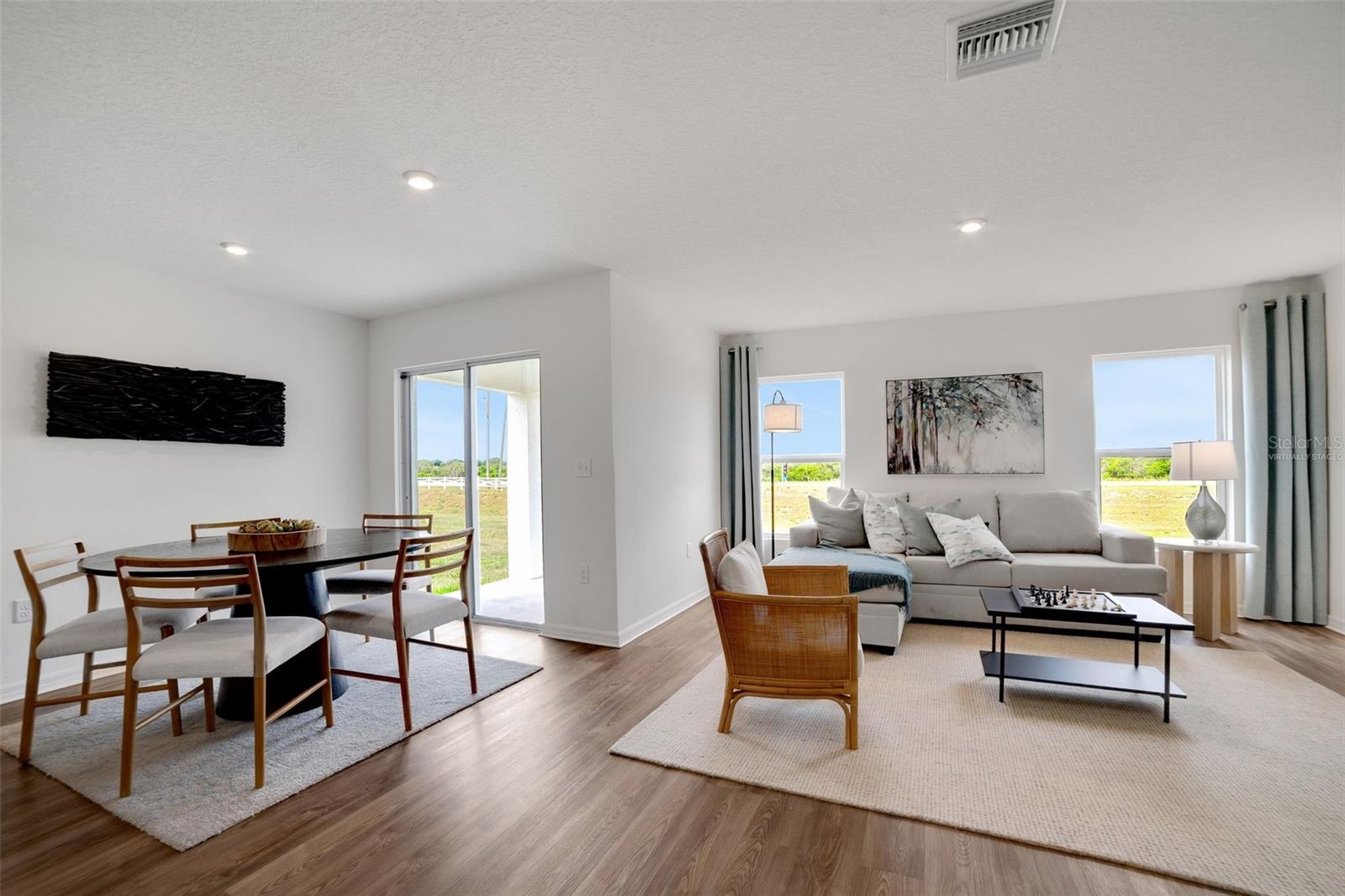 1038 AMBLESIDE DRIVE