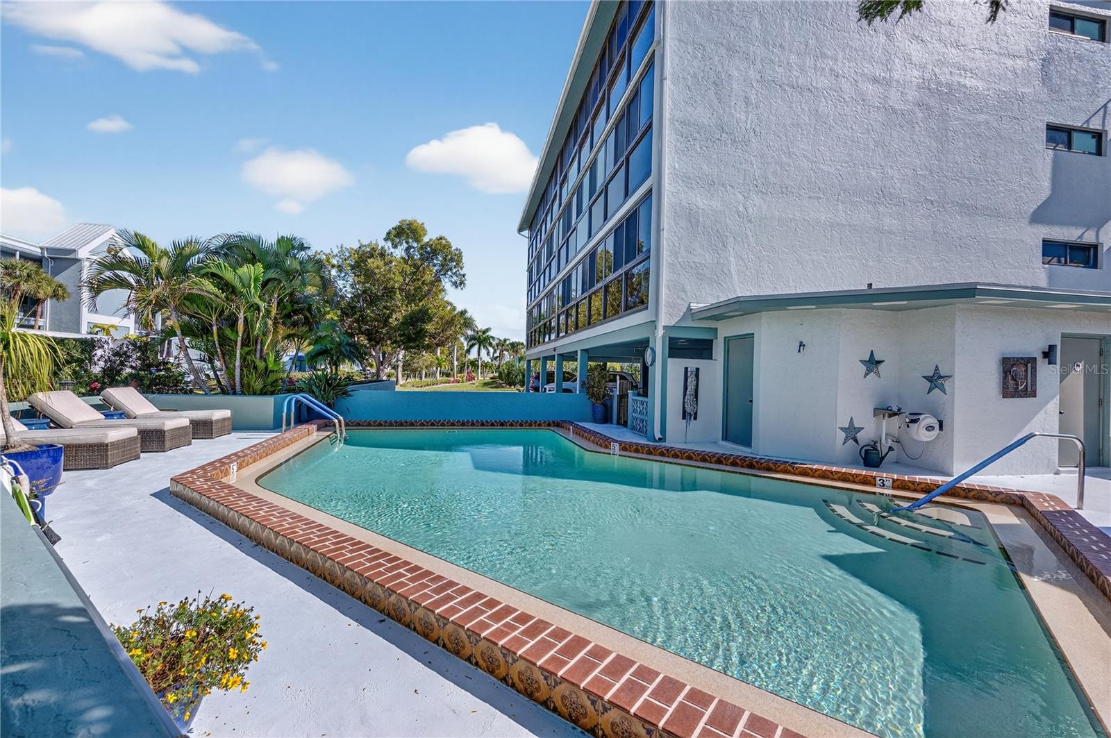 ISLES CLUB - Residential