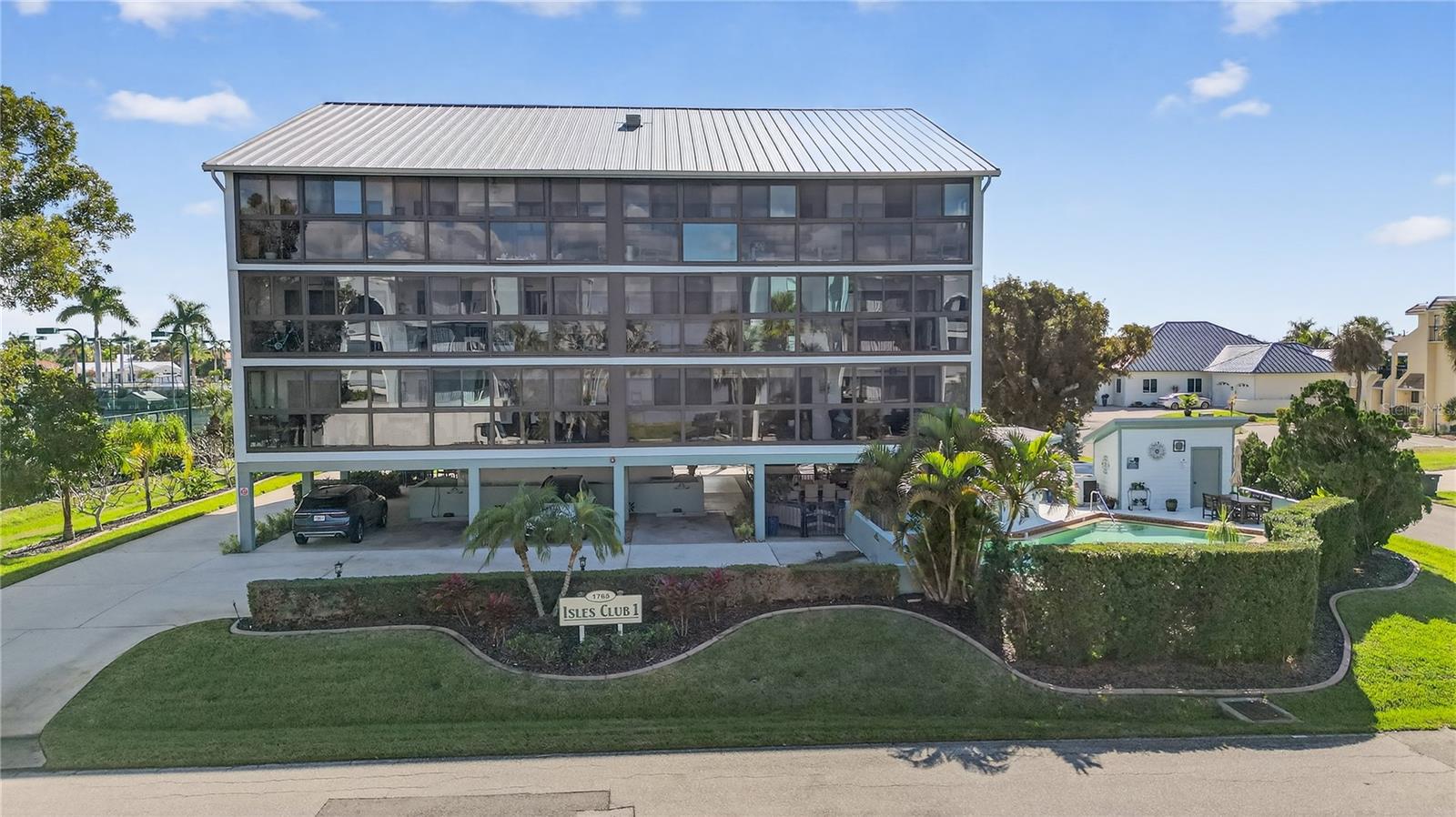 ISLES CLUB - Residential