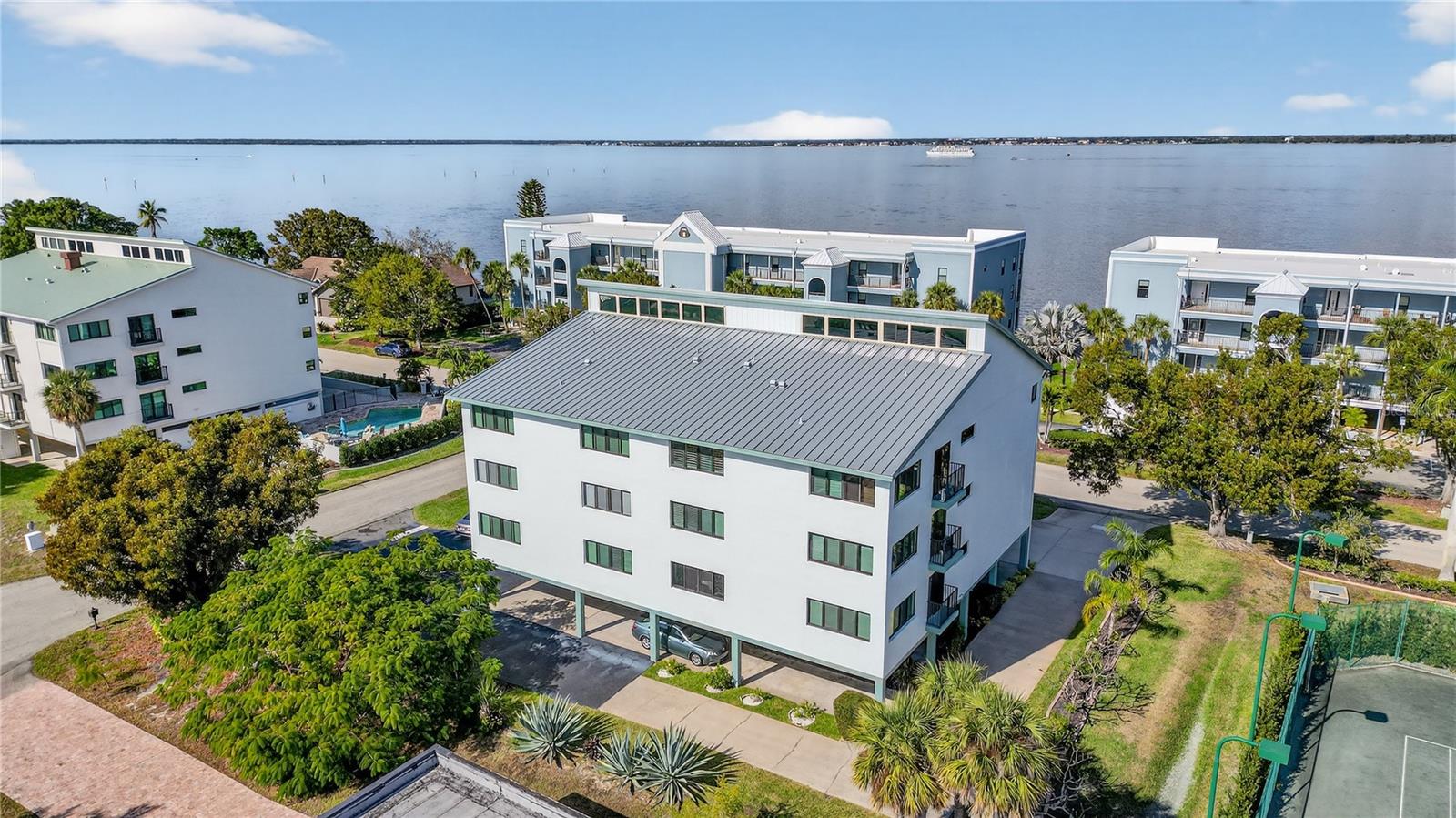 ISLES CLUB - Residential