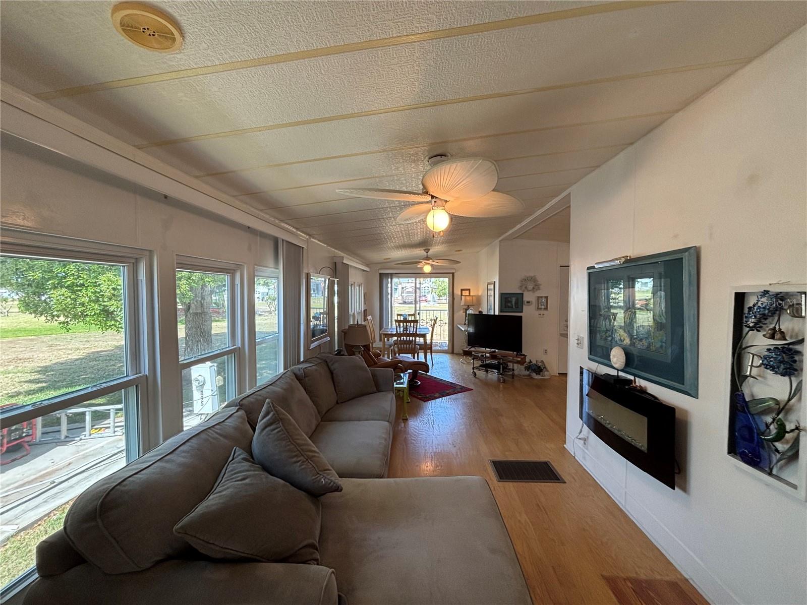 OUTDOOR RES/AMERICA - Residential