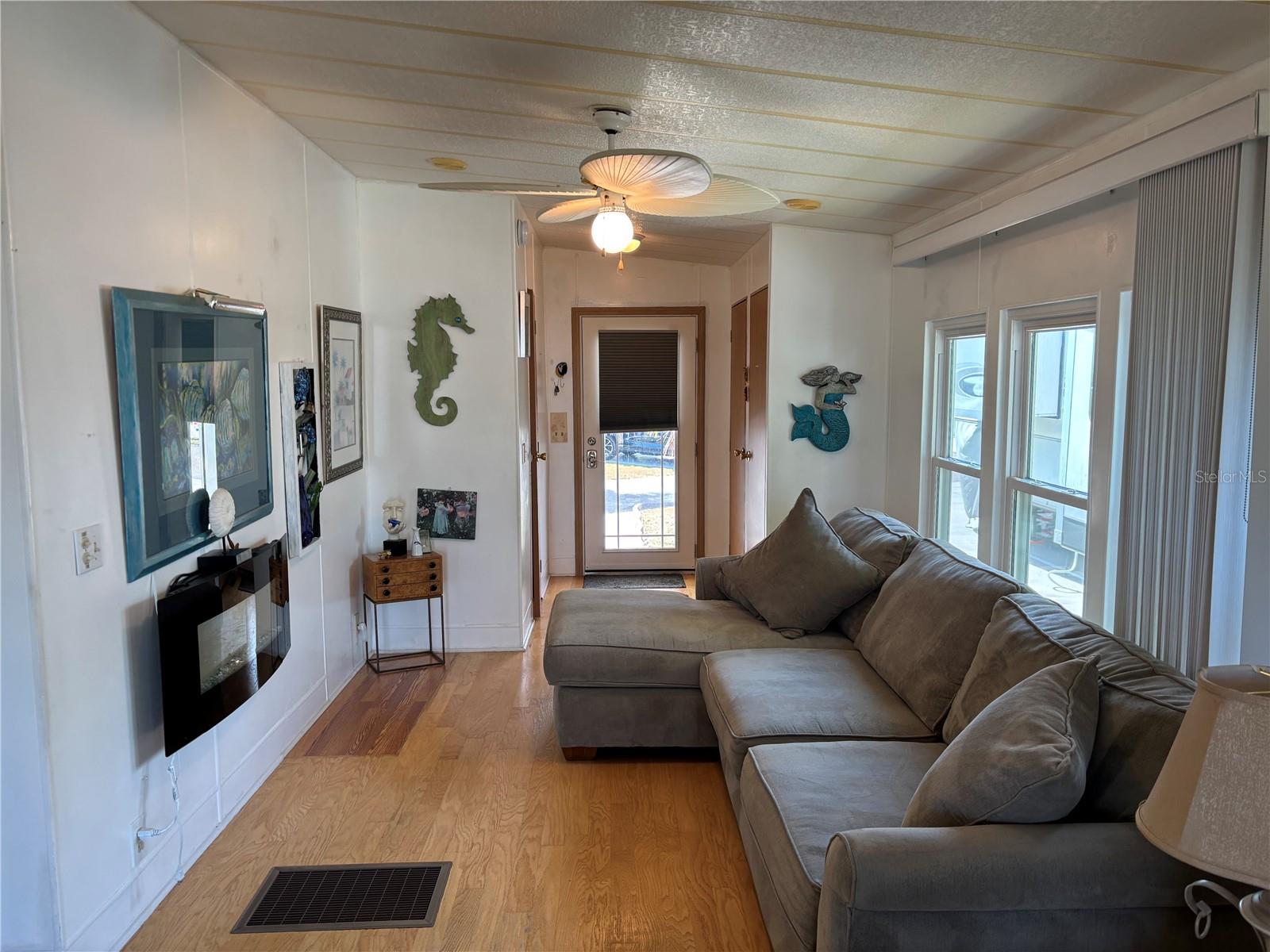 OUTDOOR RES/AMERICA - Residential