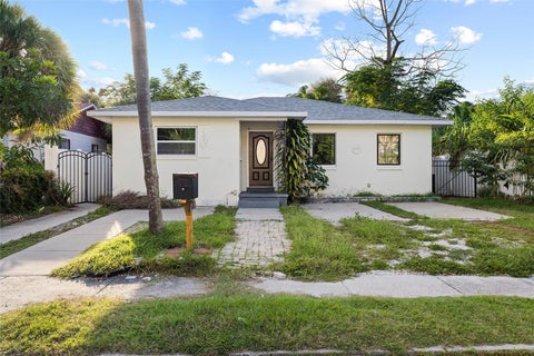 Photo of 2227 19th Street S, St Petersburg, FL 33712 (MLS # TB8559237)