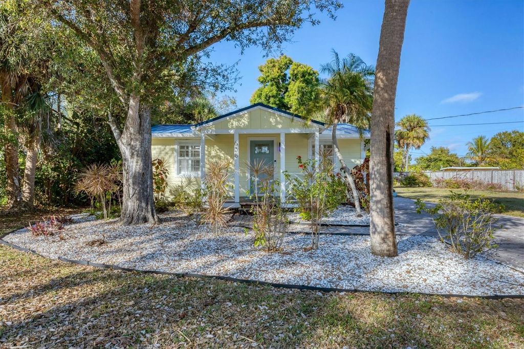 Photo of 638 Yale Street, Englewood, FL 34223 (MLS # D6145377)