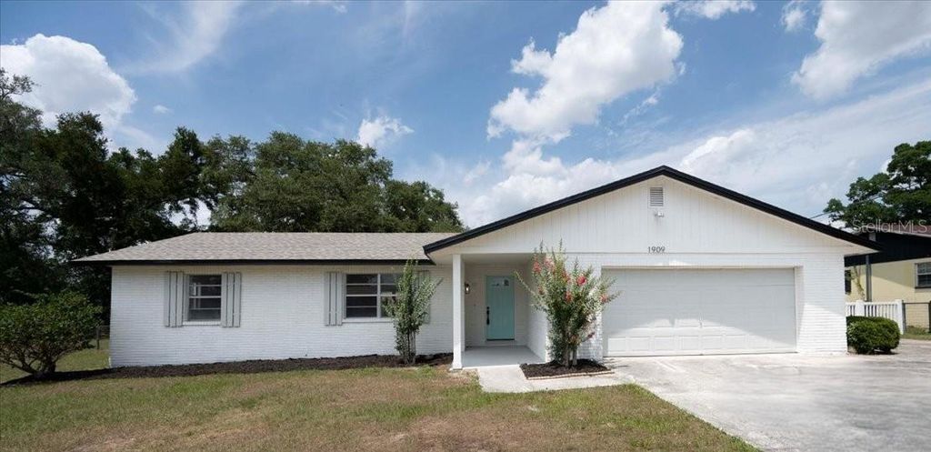 Photo of 1909 Lavon Street, Lakeland, FL 33805 (MLS # TB8503313)