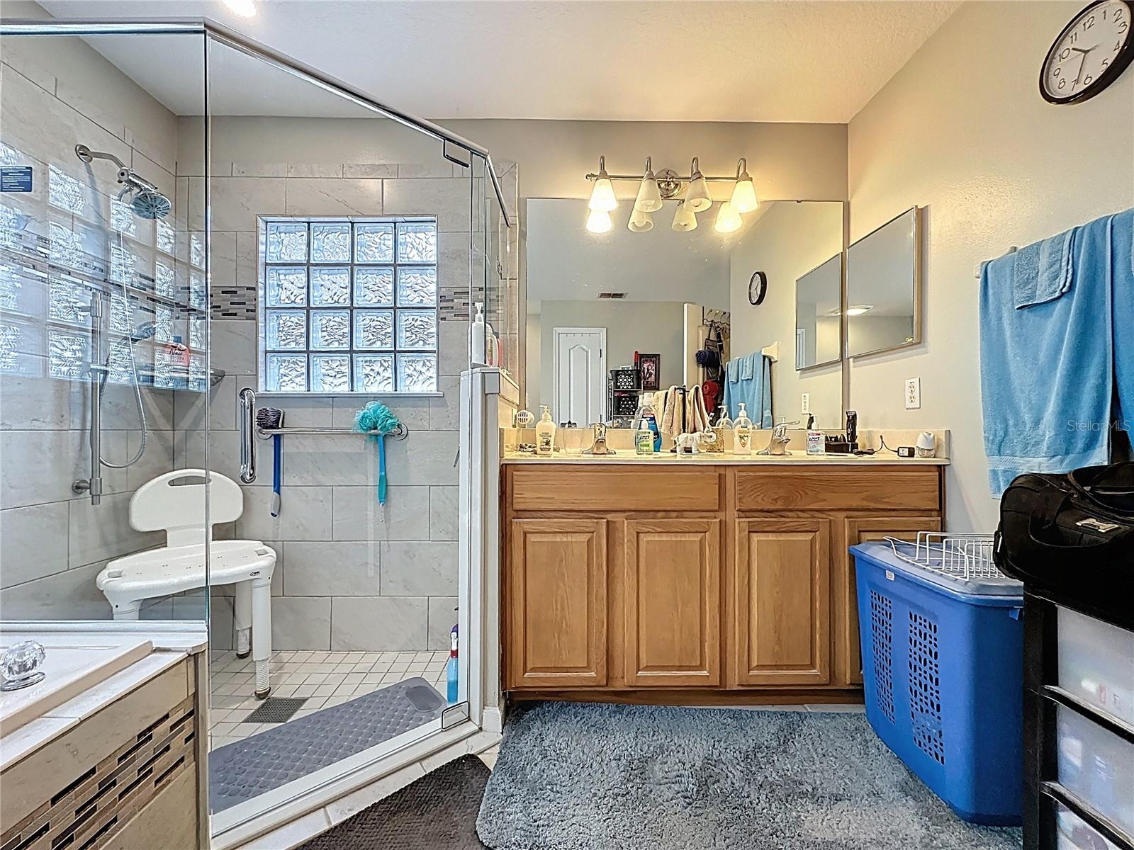 LAKE DOUGLAS LANDING - Residential