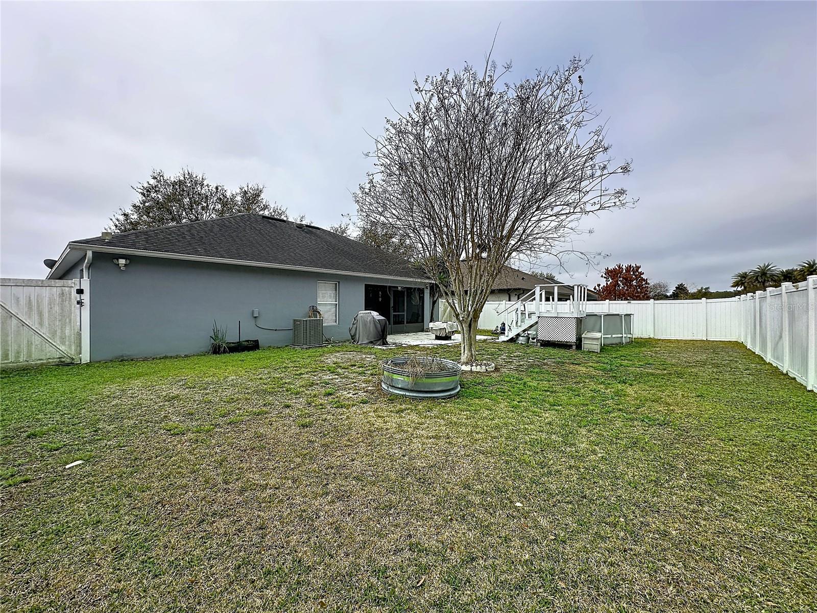 LAKE DOUGLAS LANDING - Residential