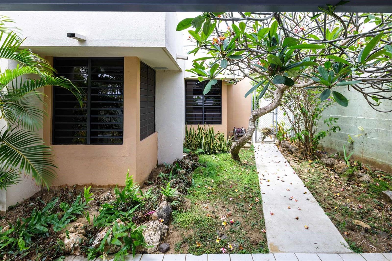 20 DONCELLA ST. PUNTA LAS MARIAS