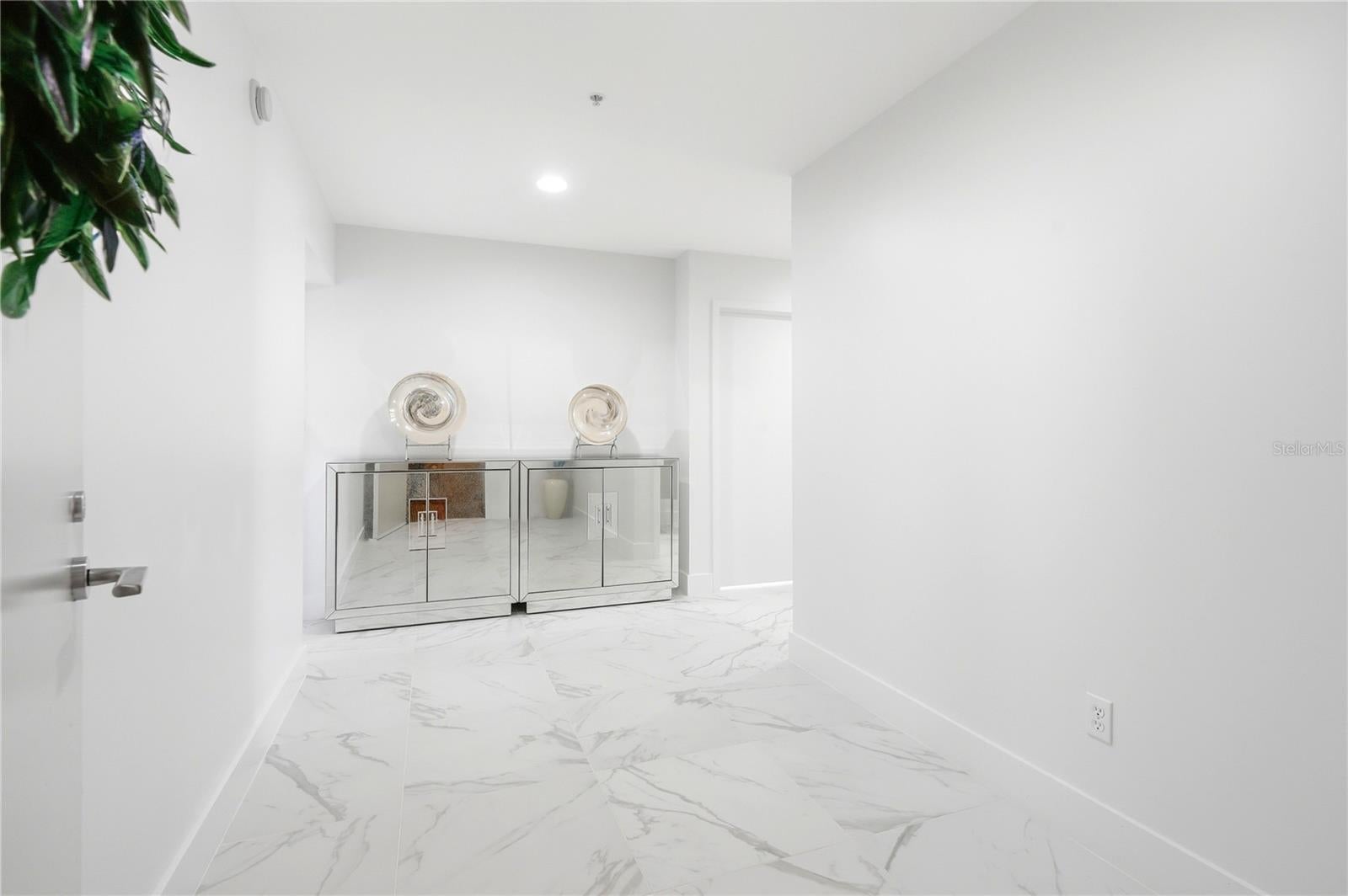 175 1ST STREET S 1008