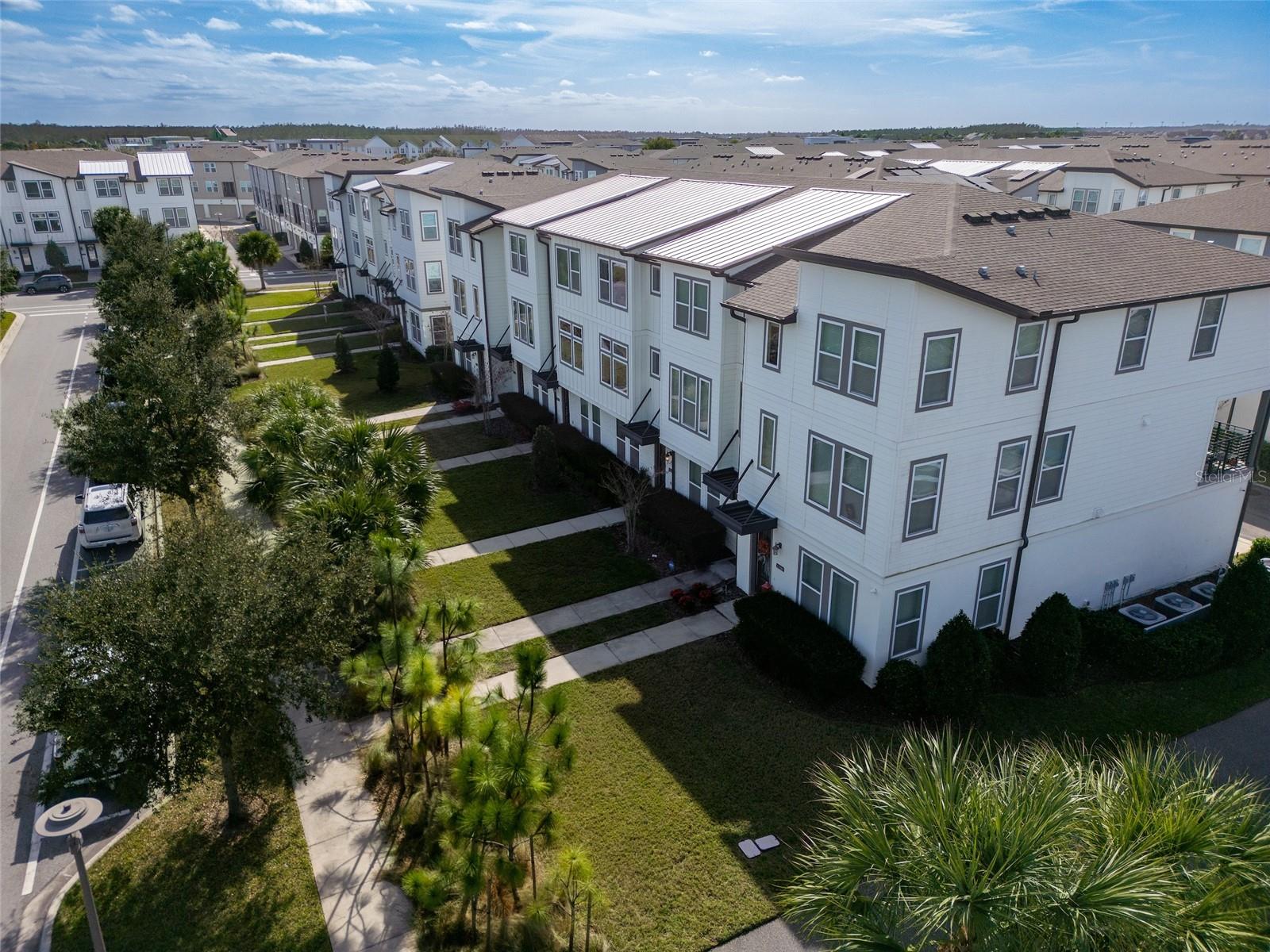 LAUREATE PARK NBRHD CENTER PH 3 - Residential