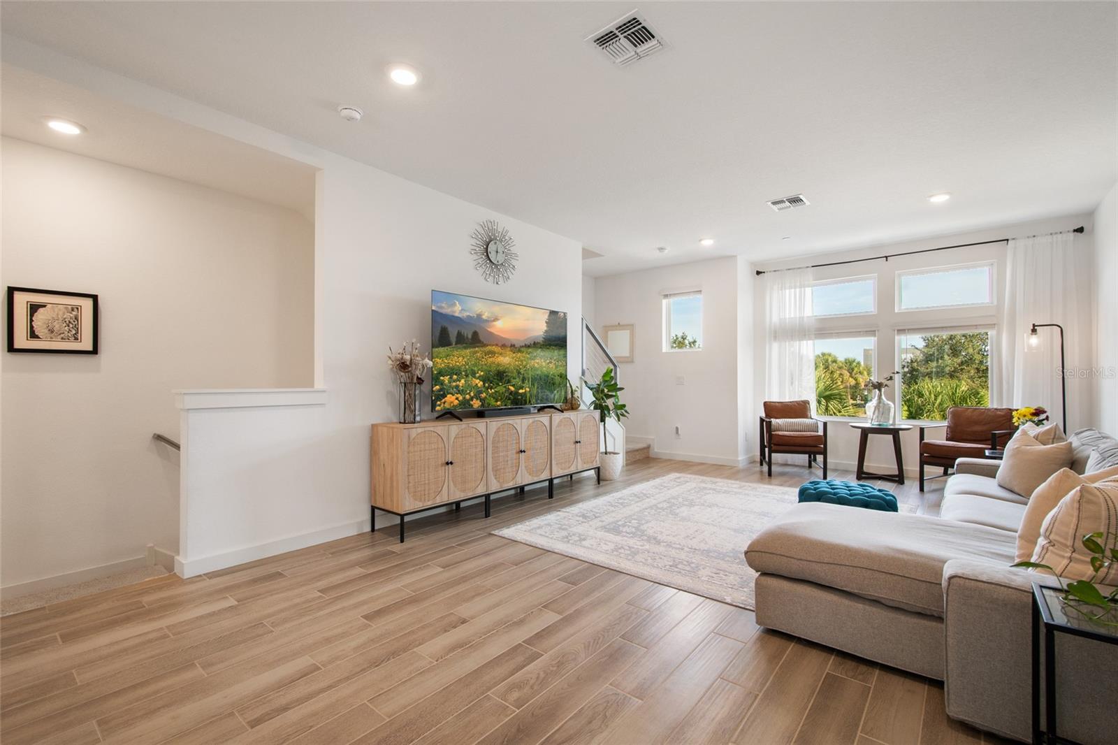 LAUREATE PARK NBRHD CENTER PH 3 - Residential