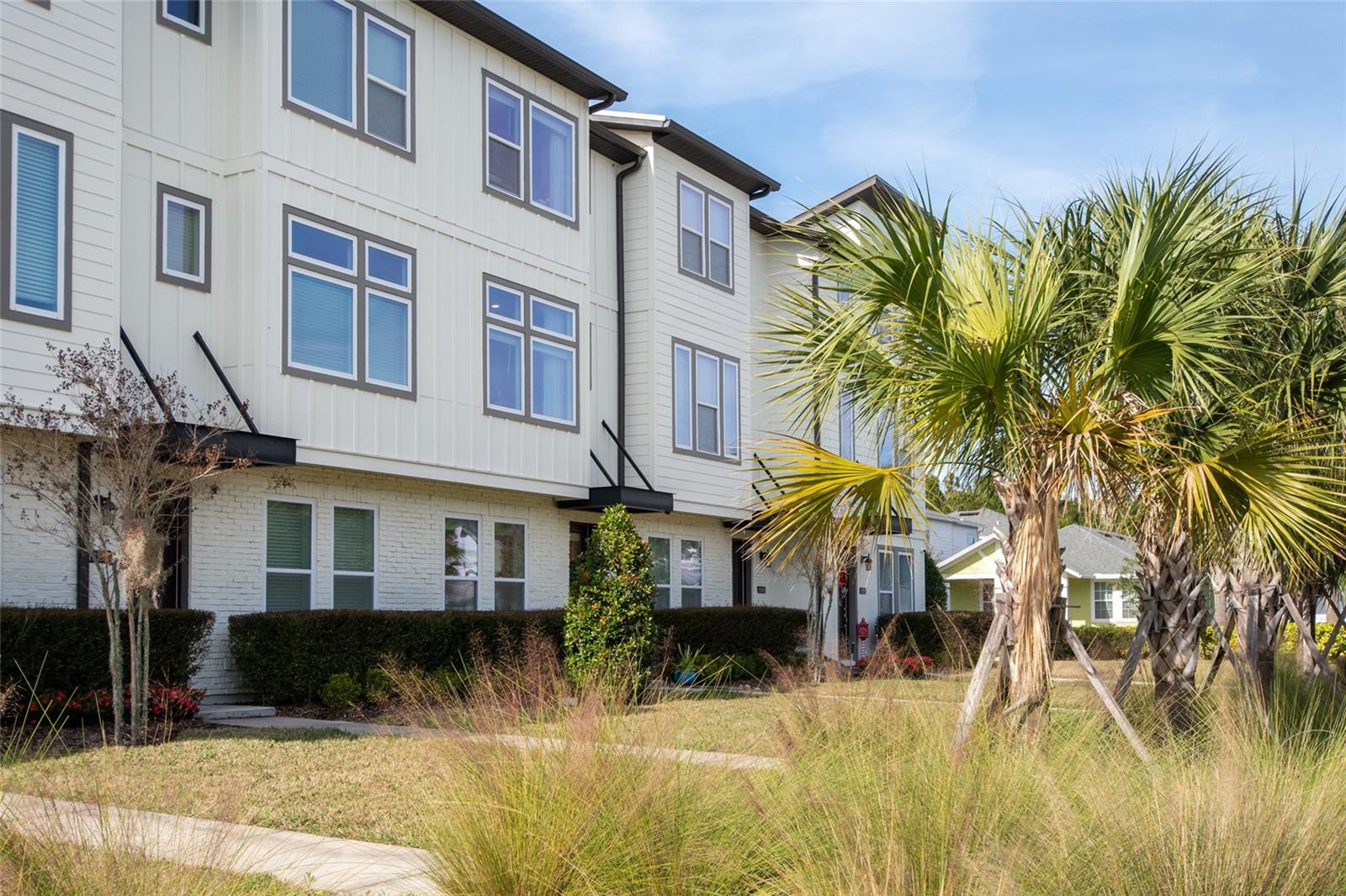 LAUREATE PARK NBRHD CENTER PH 3 - Residential