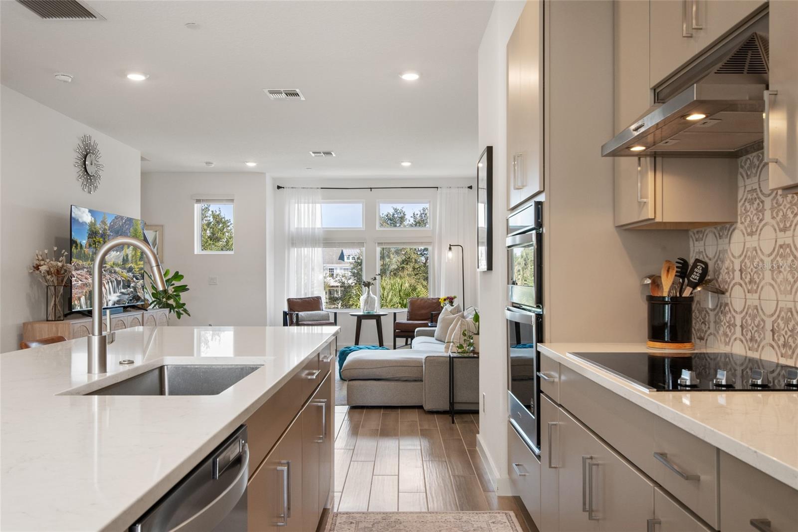 LAUREATE PARK NBRHD CENTER PH 3 - Residential