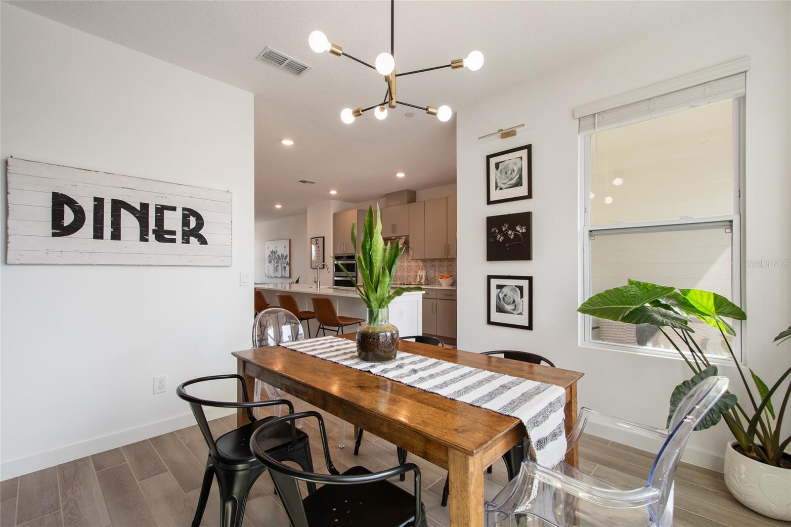 LAUREATE PARK NBRHD CENTER PH 3 - Residential