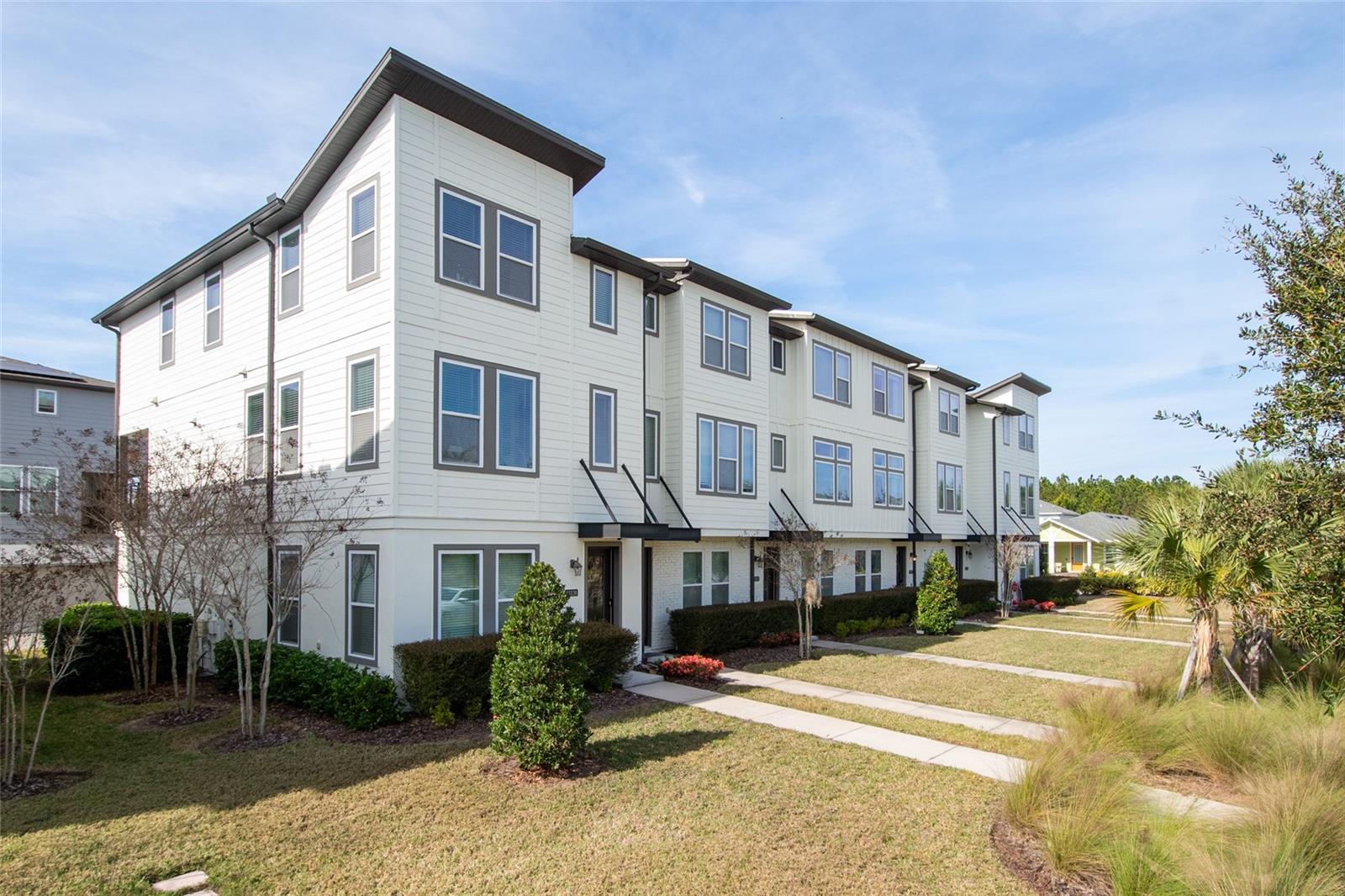 LAUREATE PARK NBRHD CENTER PH 3 - Residential