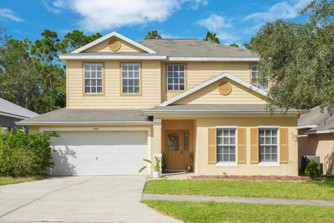 A home in TAVARES