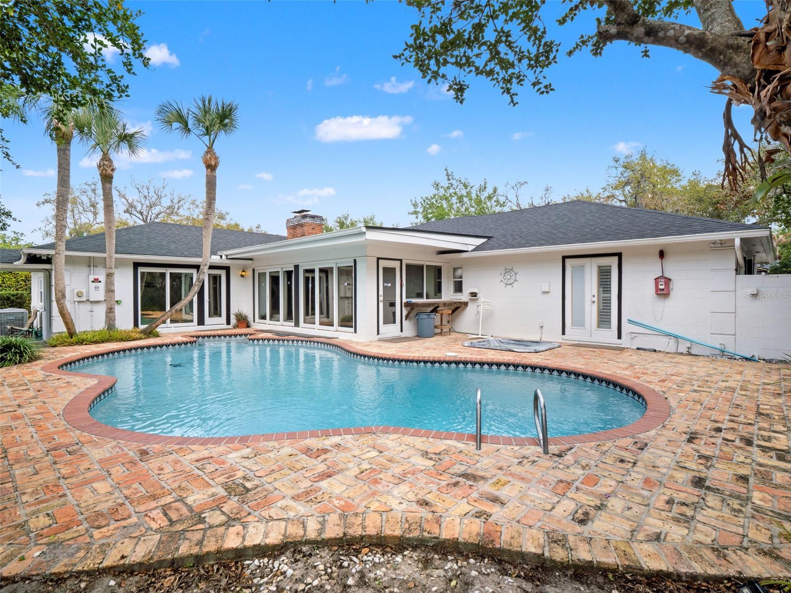 SOUTHERN OAKS - Residential