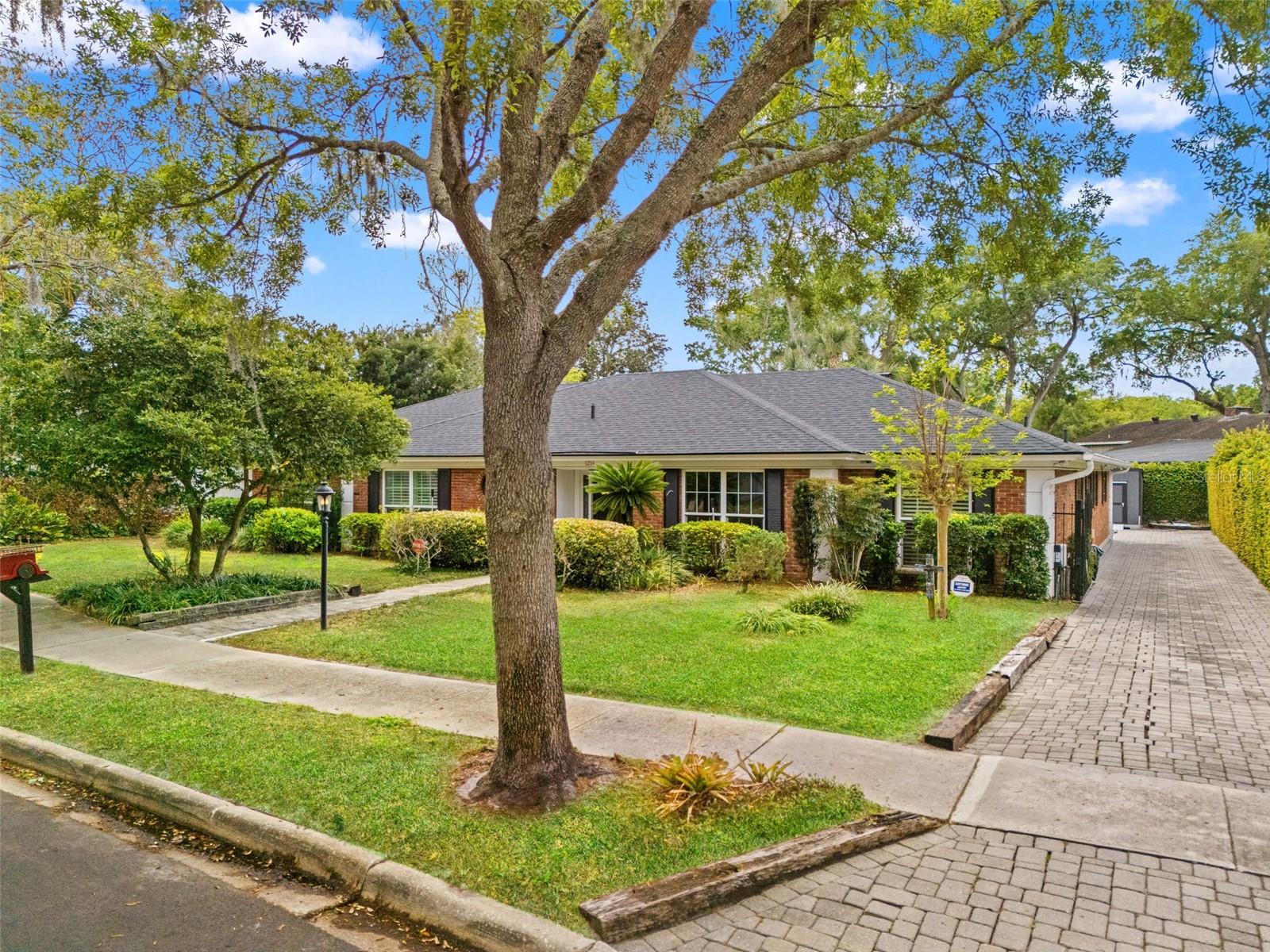 SOUTHERN OAKS - Residential