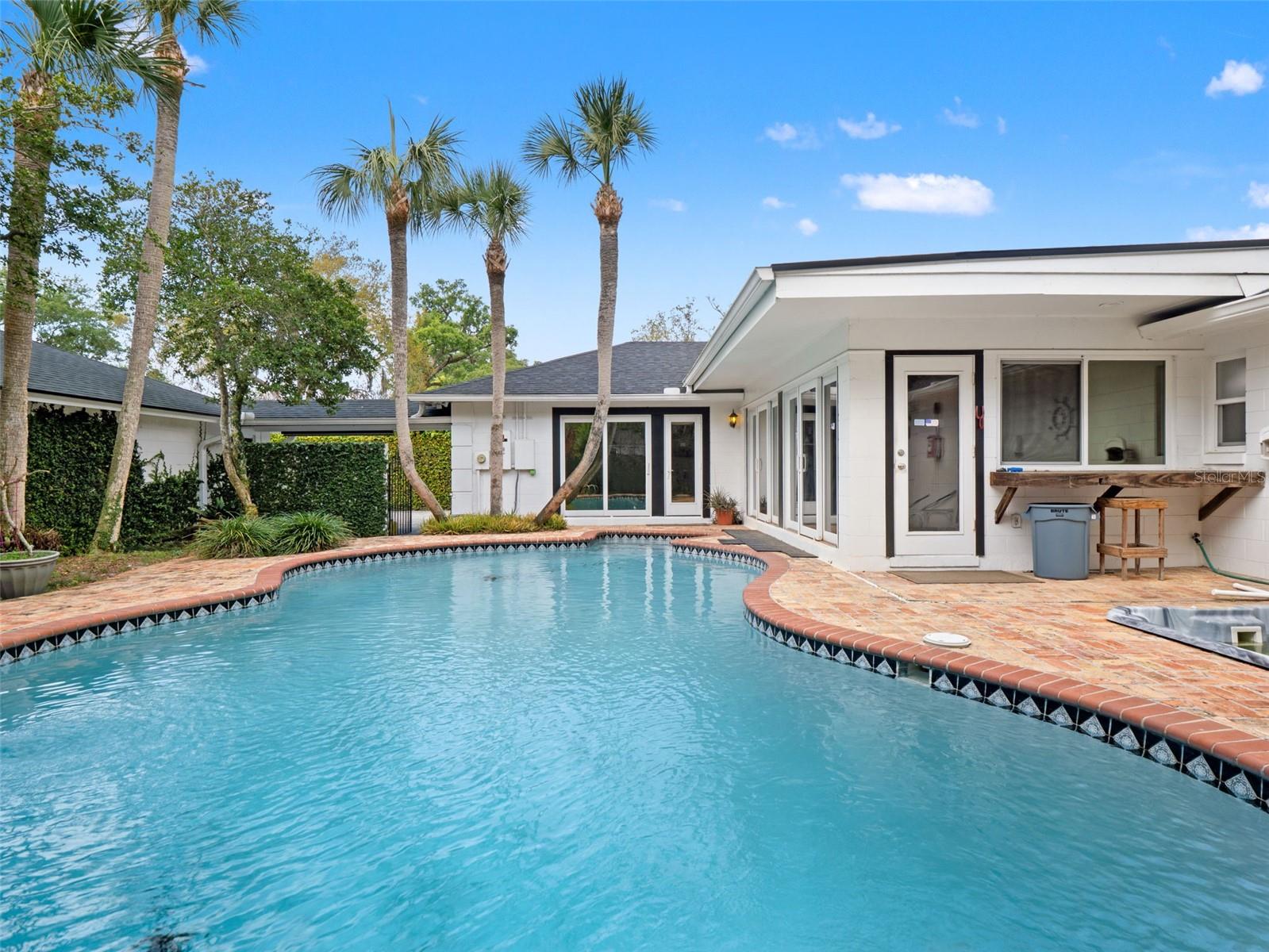 SOUTHERN OAKS - Residential