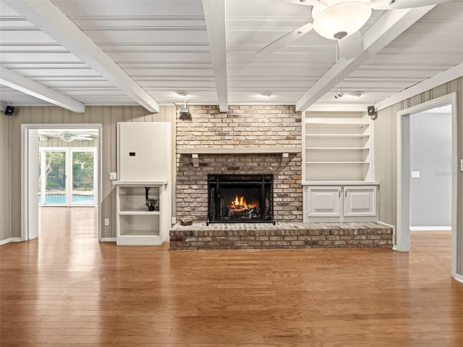 SOUTHERN OAKS - Residential