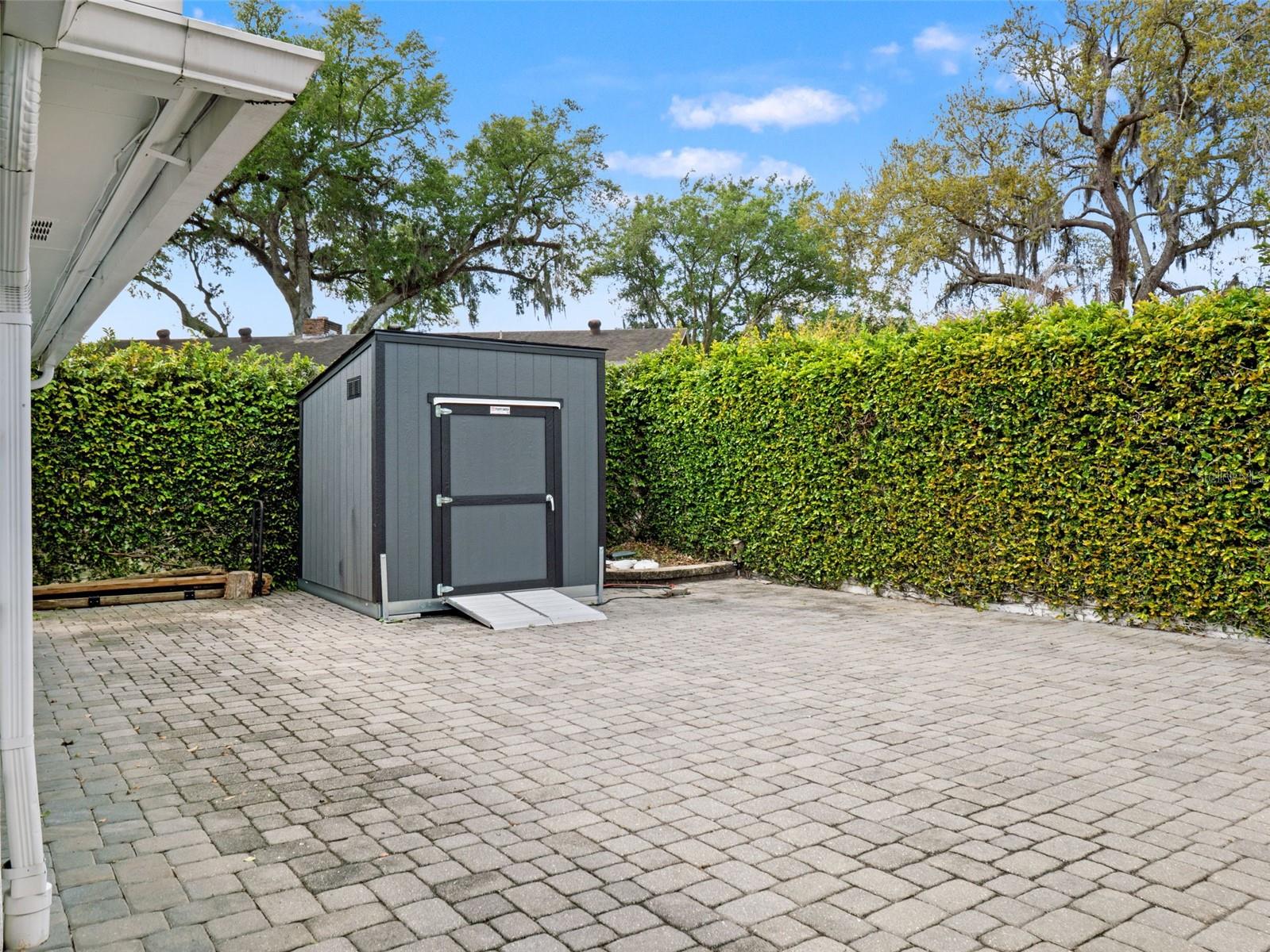 SOUTHERN OAKS - Residential