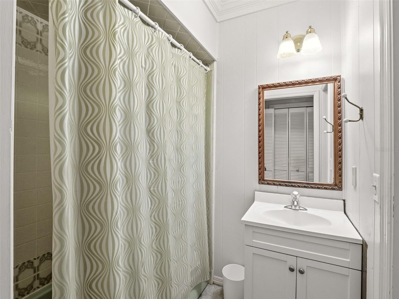 SOUTHERN OAKS - Residential