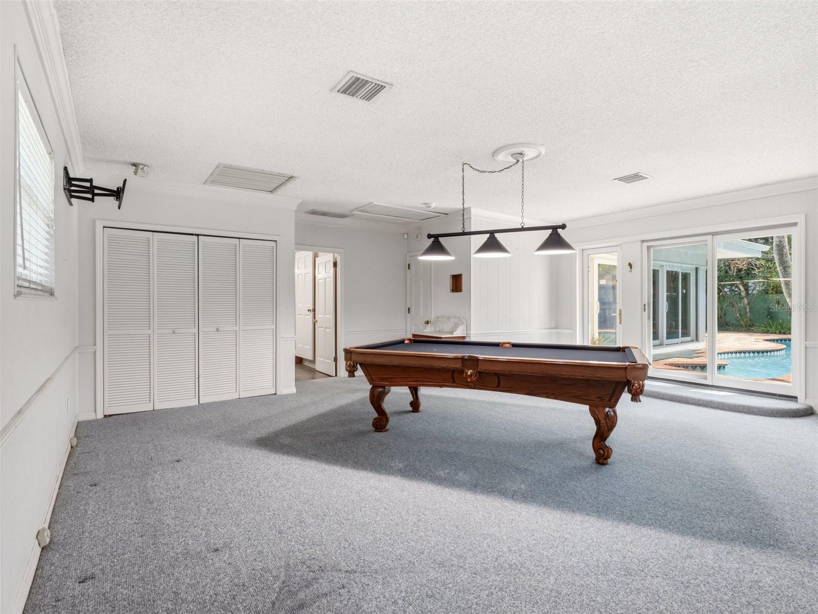 SOUTHERN OAKS - Residential