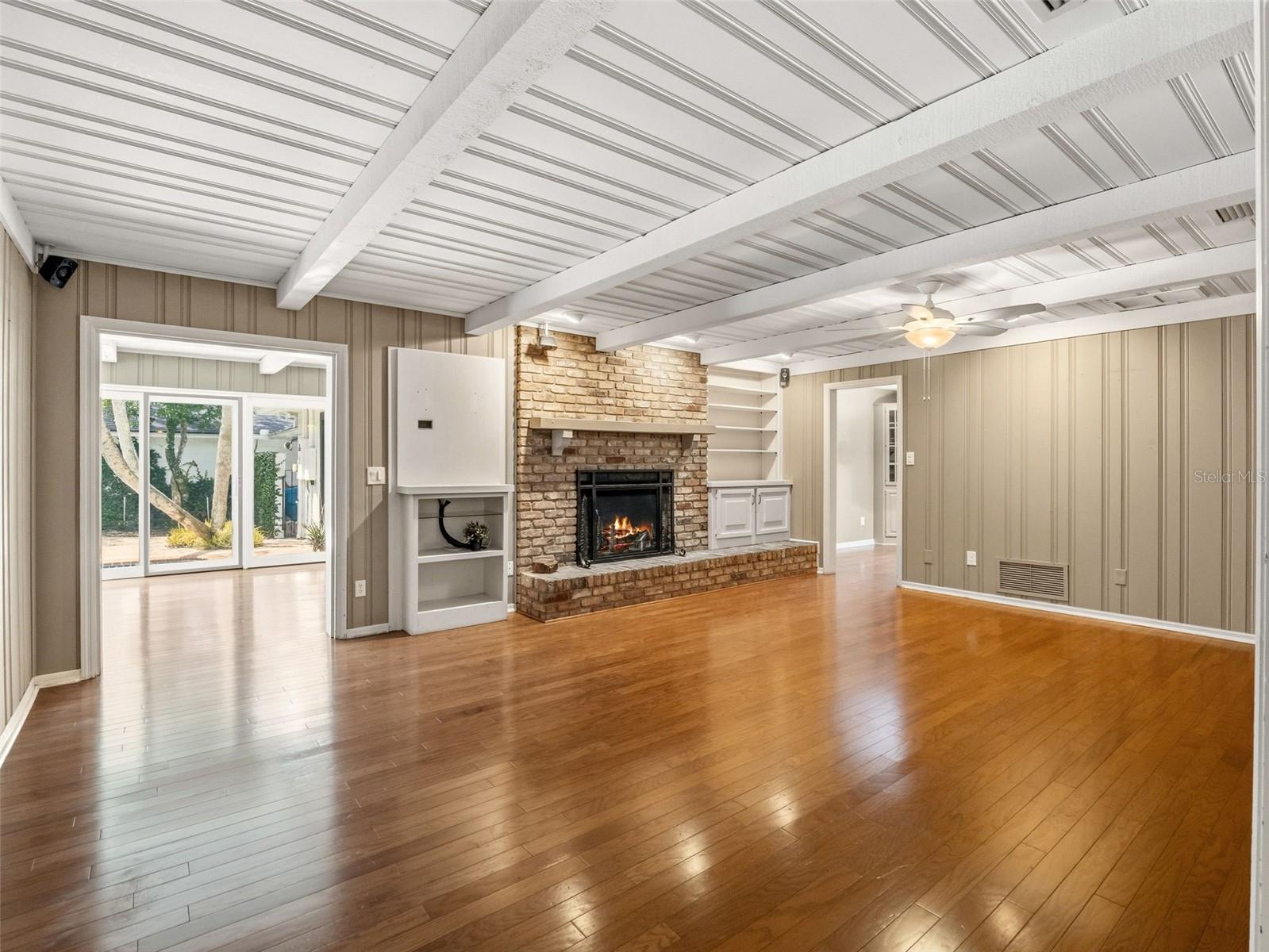 SOUTHERN OAKS - Residential