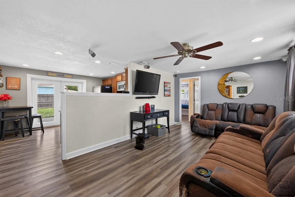 6949 80TH TERRACE N