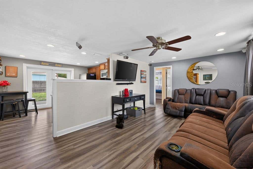 Photo of 6949 80th Terrace N, Pinellas Park, FL 33781 (MLS # TB8530028)