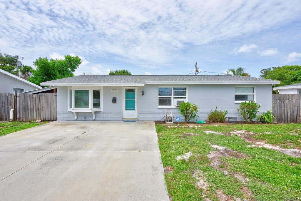 Photo of 6949 80th Terrace N, Pinellas Park, FL 33781 (MLS # TB8530028)