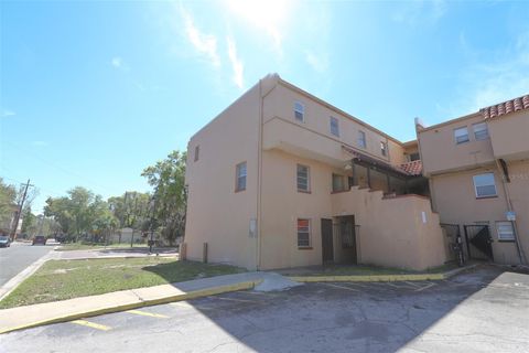 Photo of 914 SW 8th Avenue #19, Gainesville, FL 32601 (MLS # GC539028)