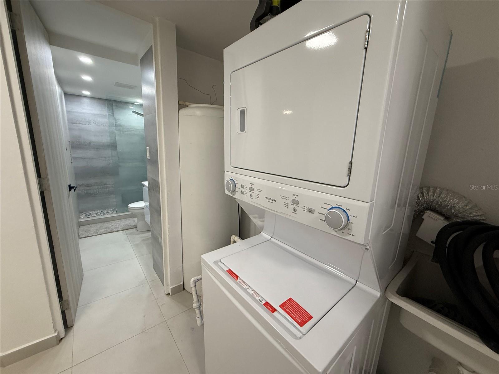 JARDINES DE MONTEHIEDRA - Residential Lease