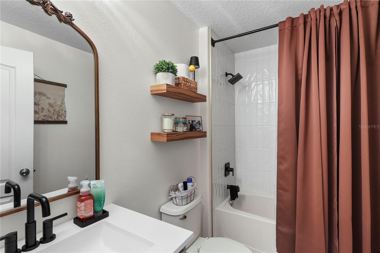 BAHIA LAKES PH 1 - Residential Lease