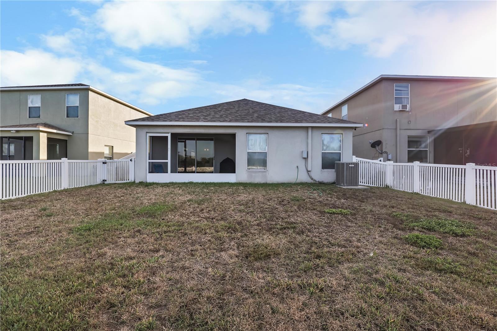 BAHIA LAKES PH 1 - Residential Lease