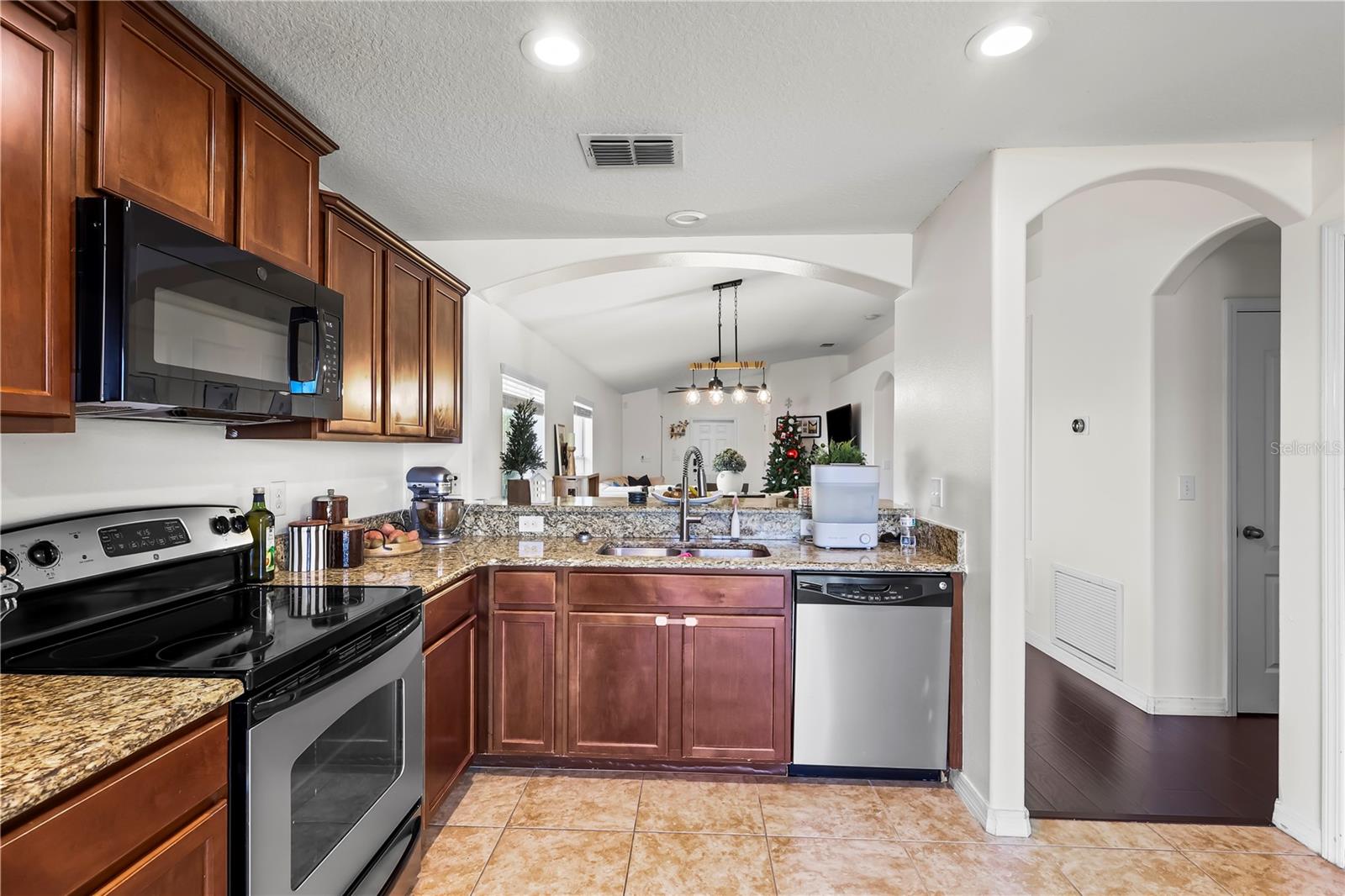 BAHIA LAKES PH 1 - Residential Lease