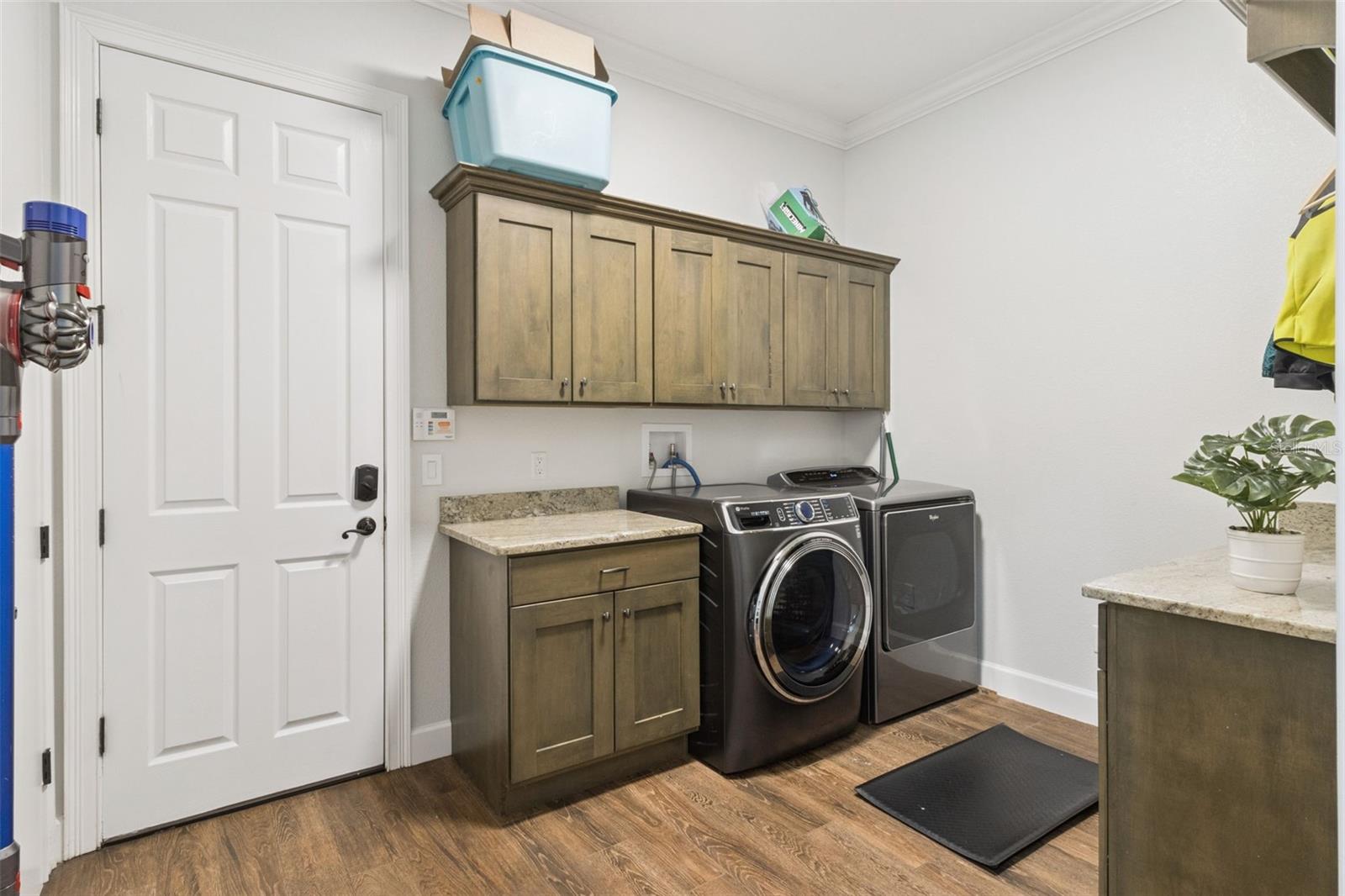 AVALON PARK VILLAGE 06 - Residential