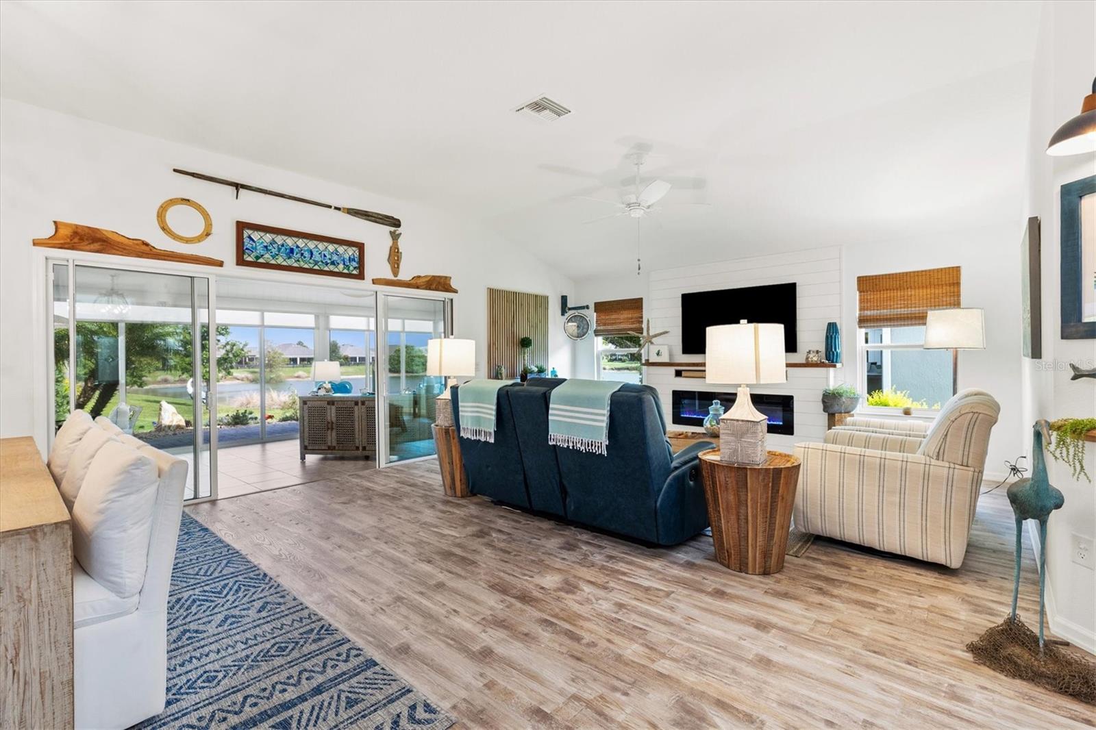 VILLAGE/FENNEY UN #5 - Residential