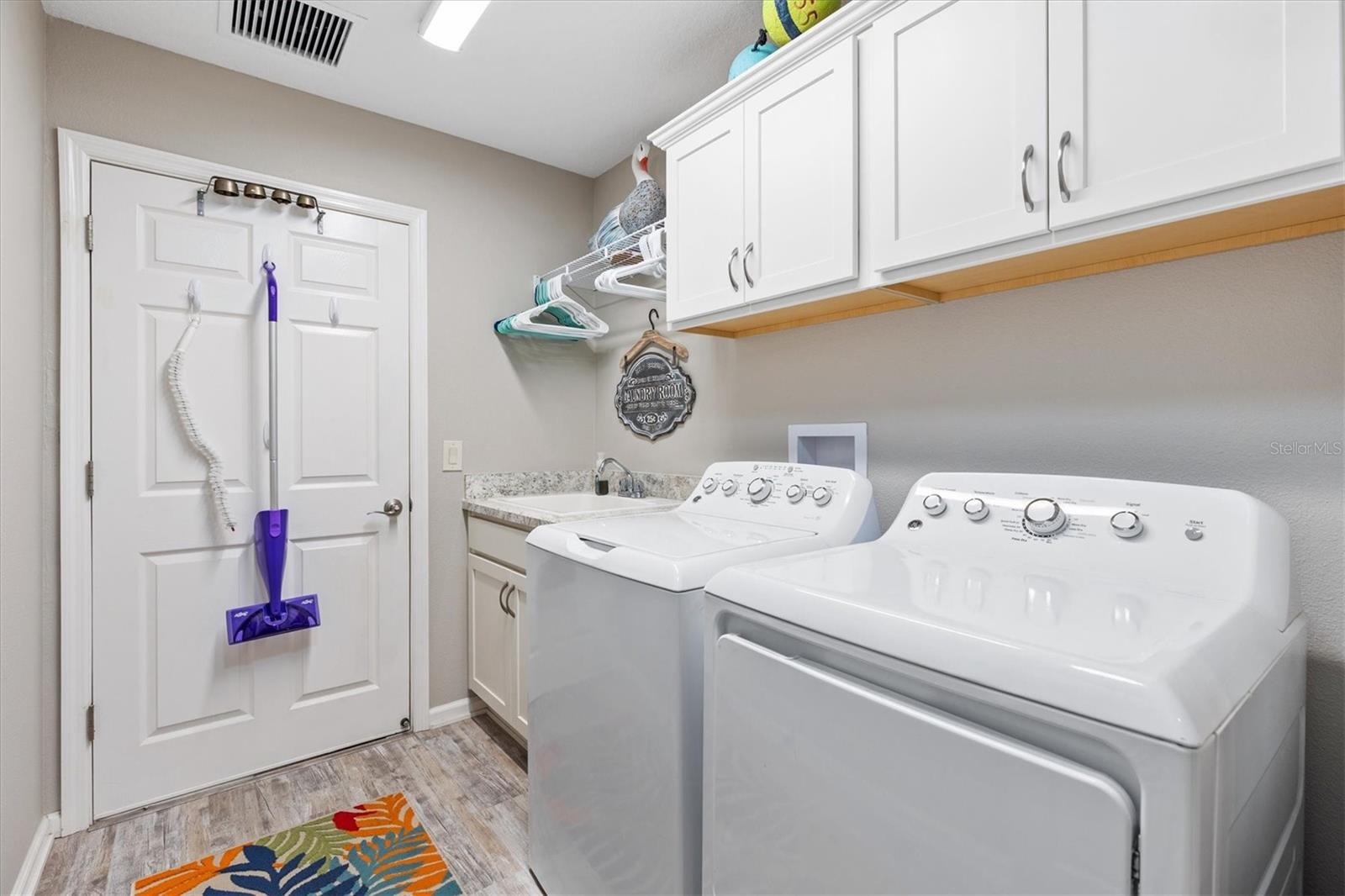 VILLAGE/FENNEY UN #5 - Residential