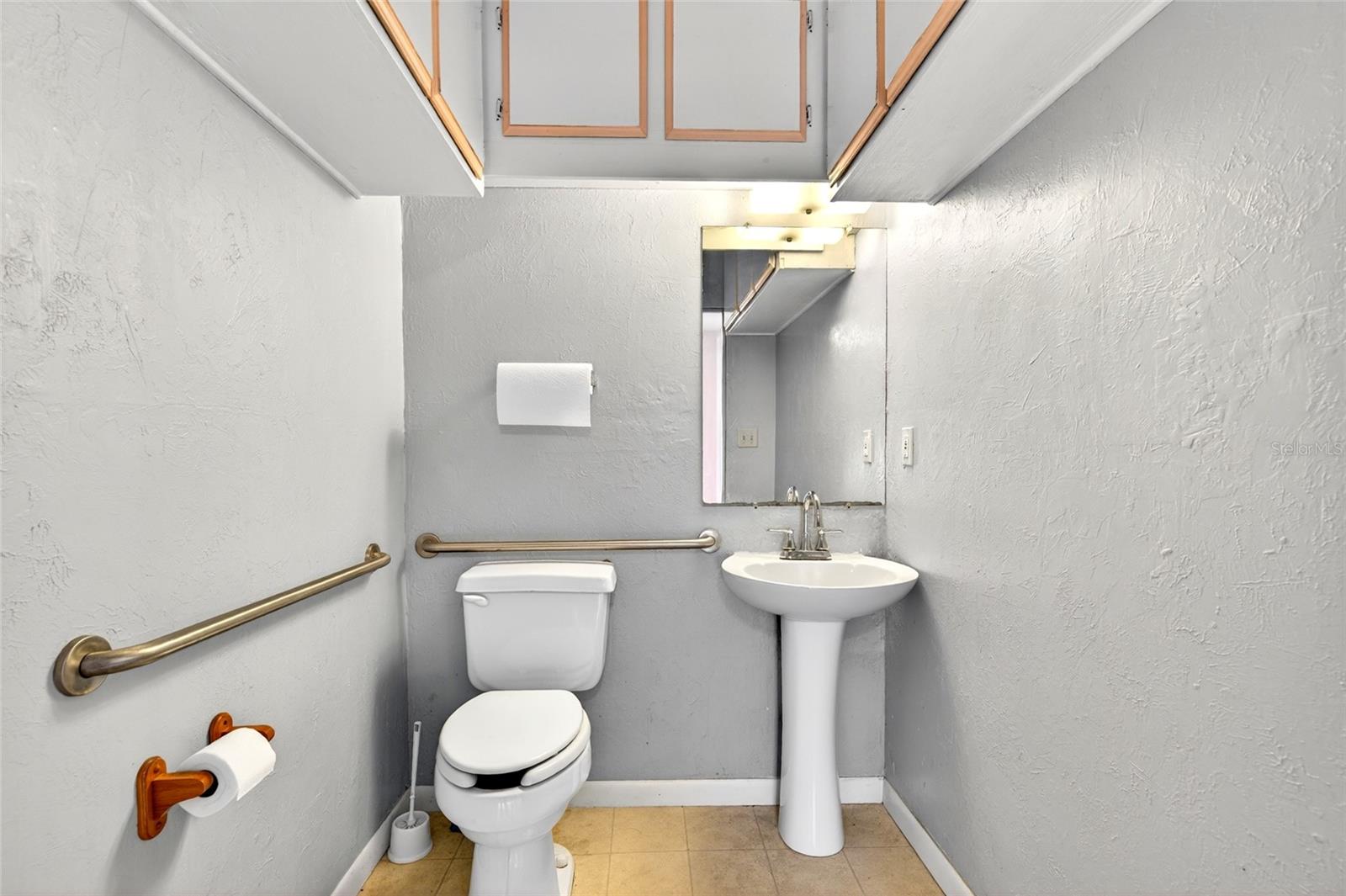 FORT KING HEIGHTS - Commercial Lease