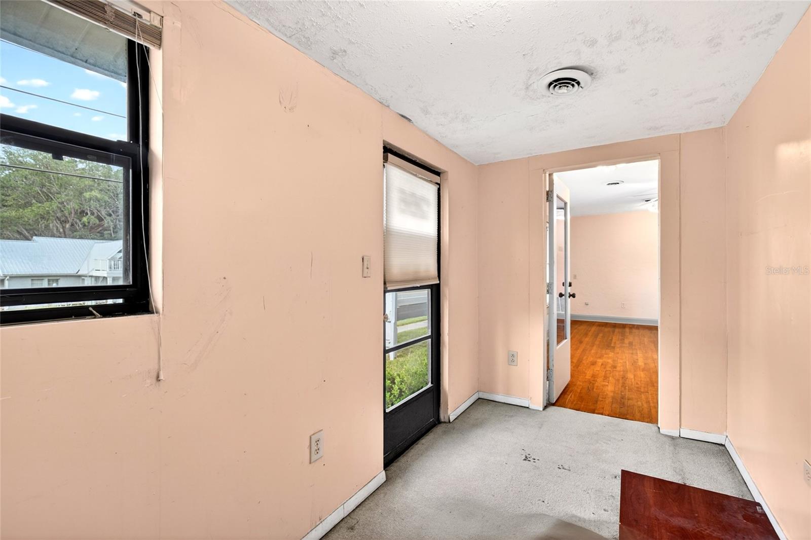 FORT KING HEIGHTS - Commercial Lease